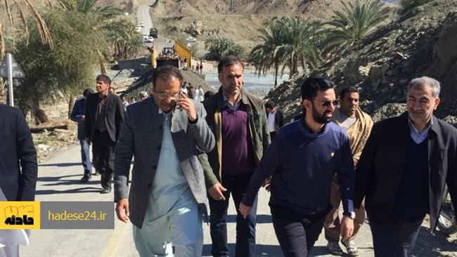 وزیر ارتباطات و فناوری اطلاعات با سفر به مناطق سیل زده سیستان و بلوچستان از نقاط آسیب دیده بازدید کرد.