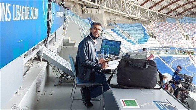 عادل فردوسی‌پور در ورزشگاه فینال لیگ قهرمانان آسیا حضور یافت تا با آمادگی کامل فینال حساس بین پرسپولیس و اولسان هیوندای را گزارش کند.