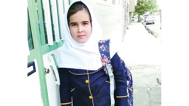 نوزده ماه پس از مرگ رژینای 10 ساله با نظر کمیسیون نه نفره پزشکی قانونی تهران مشخص شد او به دلیل نیش حشره جان باخته است.