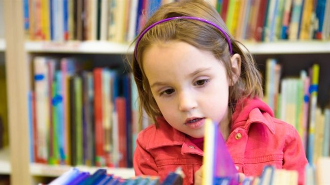 مردم آمریکا خواستار ممنوعیت کتاب‌های کودکان با مضامین همجنس‌بازی در کتابخانه‌ها هستند.