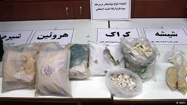 یک تن و ۳۲۶ کیلوگرم انواع مواد مخدر طی ۷۲ ساعت گذشته در استان هرمزگان کشف شد.