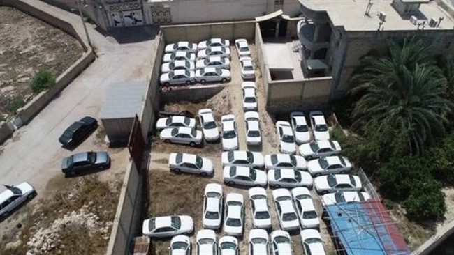 رئیس پلیس پیشگیری پایتخت از کشف ۵۱۱ خودرو احتکار شده در تهران از ابتدای طرح تا کنون اشاره کرد و گفت: در آخرین پرونده تعداد ۵۲ خودرو متعلق به یک نفر در ۲ مخفیگاه کشف شد.