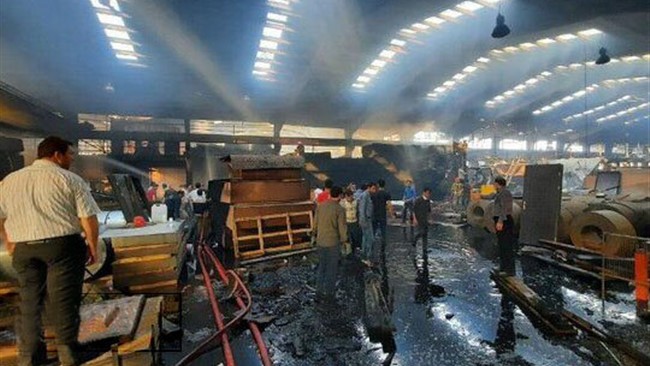 دقایقی پیش آتش سوزی گسترده‌ای در کارخانه لنج‌سازی دلوار کشتی بوشهر در منطقه تنگک آغاز شده و دود بسیاری فضای شهر را فرا گرفته است.
