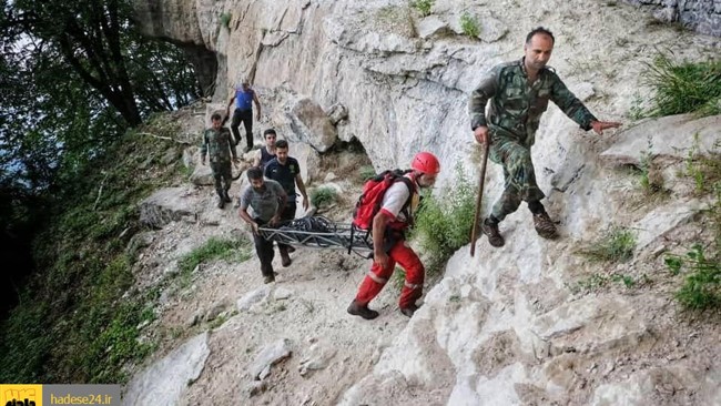 تصاویری از انتقال جسد با مشخصات مشابه «سها رضانژاد» کوهنورد مفقودی در «جهان نما» را منتشر کرد.