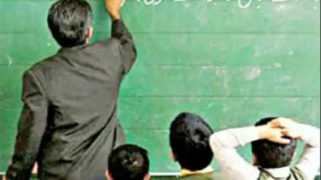 یک نماینده مجلس درباره تعلل و کوتاهی وزیر آموزش و پرورش در رتبه‌بندی معلمان توضیحاتی داد.