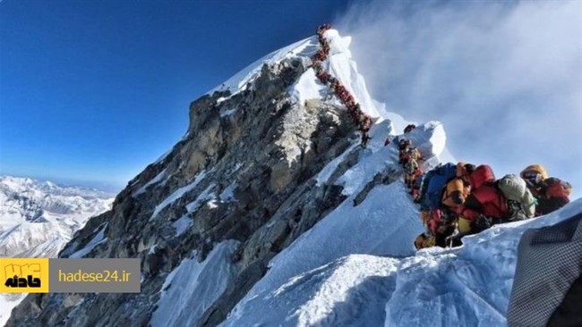 رئیس اورژانس پیش‌بیمارستانی لرستان از فوت ۵ کوهنورد مفقود شده در بهمن که پیش از ظهر امروز در قله سِ‌بران اشترانکوه اتفاق افتاد، خبر داد.