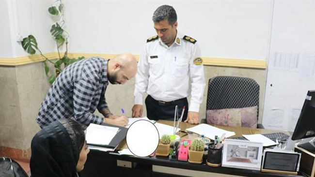 معاون آموزش و فرهنگ ترافیک پلیس راهور تهران بزرگ از بازگرداندن گوشی ۱۰۰ میلیون تومانی به صاحبش توسط یکی از کارکنان پلیس راهور خبر داد.