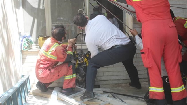 رییس سازمان آتش‌نشانی و خدمات ایمنی شهرداری ارومیه گفت: با حضور به موقع آتش‌نشانان، سه نفر که در اعماق چاه ۲۰ متری در یکی از مناطق این شهر گرفتار شده بودند، نجات یافتند.