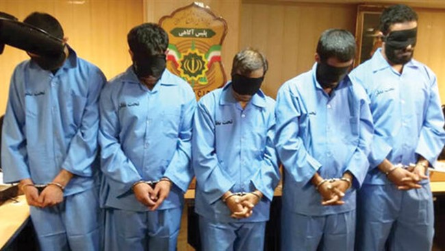معاون مبارزه با جعل و کلاهبرداری پلیس آگاهی تهران بزرگ از دستگیری اعضای باند کلاهبرداری شرکت موسوم به کیونت خبر داد.