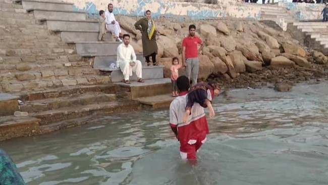 مدیر روابط عمومی اورژانس و فوریت‌های پزشکی اصفهان از غرق‌شدگی یک دختر ۱۳ ساله در دریاچه پارک سمیرم خبر داد.