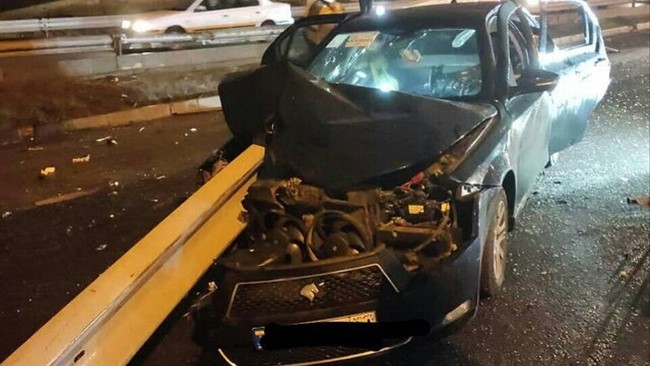 سخنگوی سازمان آتش‌نشانی و خدمات ایمنی شهر تهران از تصادف مرگبار سواری دنا با گاردریل در بزرگراه آزادگان خبر داد.