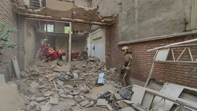 رییس سازمان آتشنشانی کرمانشاه از ریزش ساختمان مسکونی در کرمانشاه خبر داد.