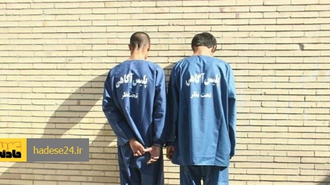سارقانی که ۴ تخته فرش نفیس به ارزش ۲۰ میلیارد ریال را سرقت کرده بودند، از سوی پلیس دستگیر شدند.