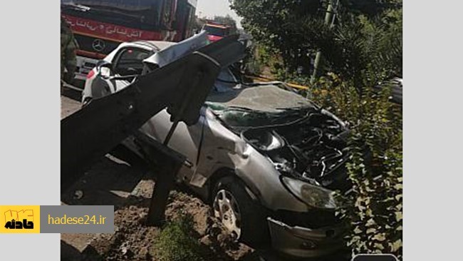 تصادف شدید خودروی سواری با گاردریل در بزرگراه صیاد شیرازی دو مصدوم بر جای گذاشت.
