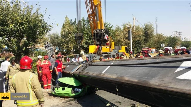 قاضی شهریاری معاون دادستان تهران و سرپرست دادسرای جنایی در محل واژگونی یک جرثقیل در بزرگراه شهید محلاتی حضور یافت.