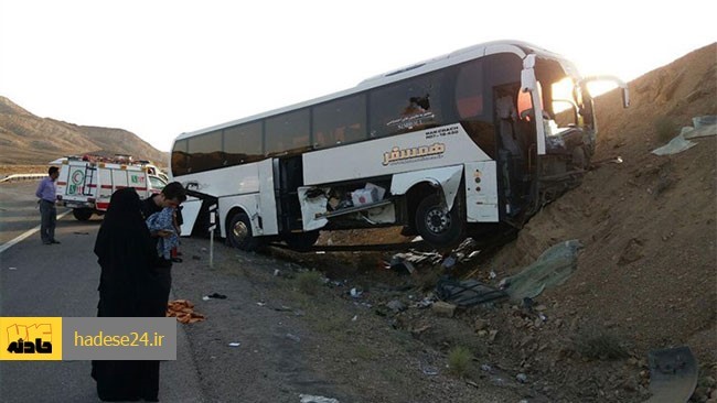 سخنگوی اورژانس آذربایجان شرقی گفت:‌ حادثه انحراف اتوبوس از جاده ، در مسیر مرند- تبریز، ۲۱ مصدوم برجای گذاشت.
