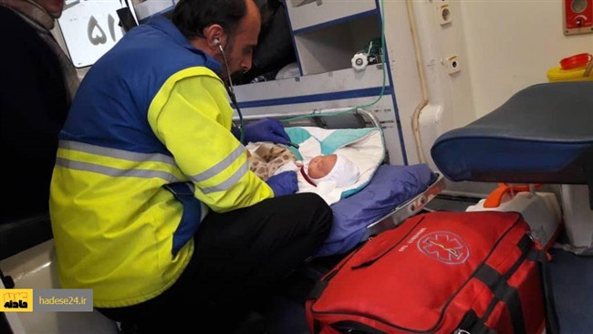 تکنسین های مرکز اورژانس تهران جان نوزاد یک ماه را از مرگ نجات دادند.