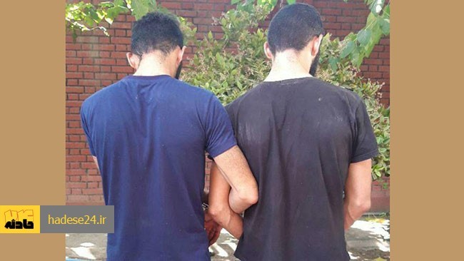 رئیس کلانتری ۲۰۹ پایانه غرب تهران، از دستگیری ۲ پسر جوان در نقش مامور پلیس خبر داد که در ترمینال غرب تهران از مسافران خارجی اخاذی می کردند.