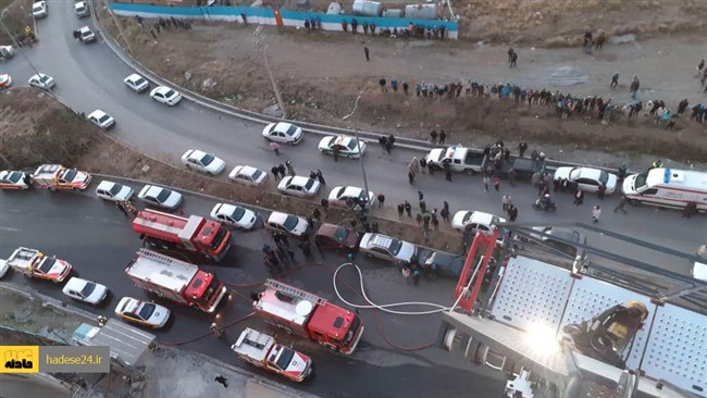 مجتمع رزمال در بزرگراه خرازی در غرب تهران دچار حریق شد.