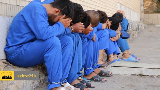 دادستان عمومی و انقلاب جیرفت از انهدام ۱۸ باند قاچاق مواد مخدر در شهرهای جنوبی استان کرمان خبر داد و گفت: سرباندهای اصلی این باندها نیز شناسایی و دستگیر شدند.