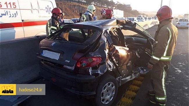 برخورد شدید دو خودرو سواری در بزرگراه شهید فهمیده موجب مرگ دلخراش هر دو راننده خودرو سواری شد.
