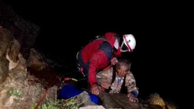 مرد ۵۲ ساله ای که در کوه‌های لوداب شهرستان بویراحمد گرفتار شده بود، پس از 8 ساعت از سوی امدادگران نجات یافت.
