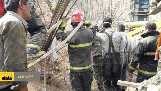 ریزش آوار یک ساختمان در حال ساخت در خیابان فردوسی دزفول، به مصدومیت شدید ۴ کارگر انجامید.