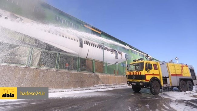 سخنگوی سازمان اورژانس کشور از وقوع حریق در یک هواپیمای مسافربری در فرودگاه مهر آباد تهران خبر داد.