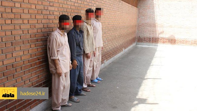 فرمانده انتظامی استان از دستگیری 4 کلاهبردار که با توزیع سیم کارت های رایگان به مردم از آنان سوء استفاده می کردند، خبر داد