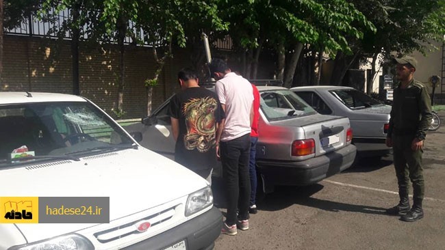 سرکلانتر ششم پلیس پیشگیری پایتخت از دستگیری سه نفر در رابطه با تخریب خودروهای چهار شهروند در محله نبرد جنوبی تهران خبر داد.