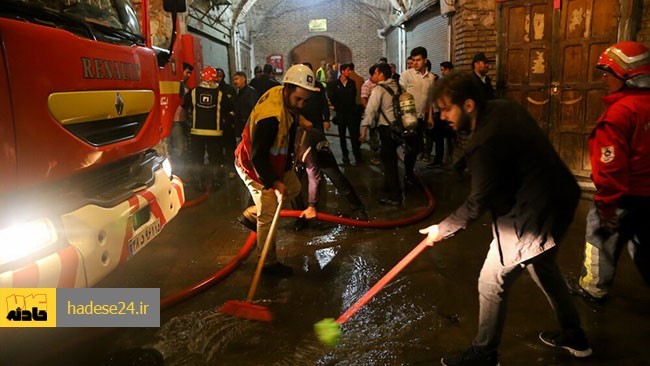 قدیر موسی خانی، قائم‌ مقام سازمان آتش‌نشانی و خدمات ایمنی شهرداری قزوین از آتش‌سوزی انبار لوازم پلاستیکی آشپزخانه در بازار قزوین و مهار آن در سریع‌ترین زمان توسط آتش‌نشانان خبر داد.