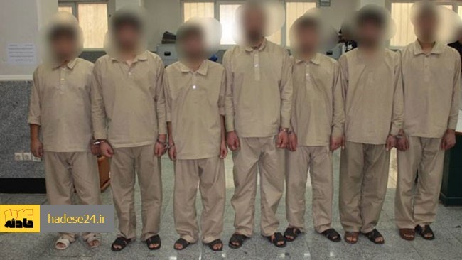 7 مرد آدم‌ربا که یک بنگلادشی را در تهران ربوده بودند از سوی قضات شعبه دوازدهم دادگاه کیفری به حبس و شلاق محکوم شدند.