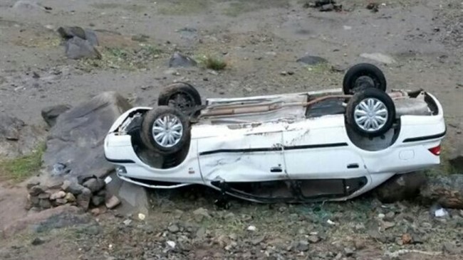 واژگونی سواری تیبا در محور ایرانشهر –سرباز منجر به مرگ کودک 7 ساله و مجروحیت راننده و کودکی 10 ساله شد.