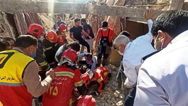رییس سازمان آتش نشانی و خدمات ایمنی شهرداری اهواز گفت: جسد پنجمین فرد کشته شده حادثه انفجار گاز صبح روز یکشنبه در اهواز از زیر آوار خارج شد.