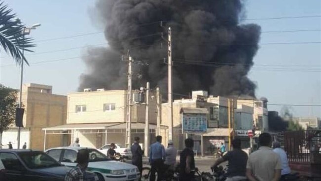 آتش سوزی گسترده صبحگاه پنجشنبه هفته جاری بازار ساحلی بندر دیلم در شمال استان بوشهر که موجب از بین رفتن تمامی ۲۰۰ غرفه این بازارچه و کالاهای موجود در آنها شد.