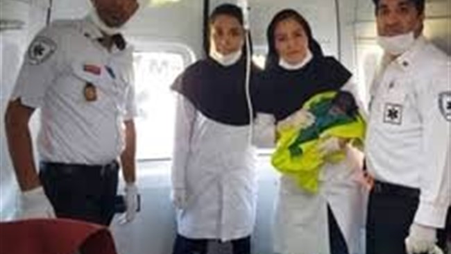 مدیر اورژانس پیش بیمارستانی و حوادث دانشگاه علوم پزشکی کردستان گفت: نوزاد دختر عجول با تلاش کارشناسان آمبولانس اورژانس ۱۱۵ پایگاه جاده‌ای چناره کردستان در کردستان به سلامت متولد شد.