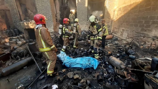 فرمانده انتظامی شهرستان شهرضا از انفجار مخزن روغن و فوت یک کارگر خبر داد.