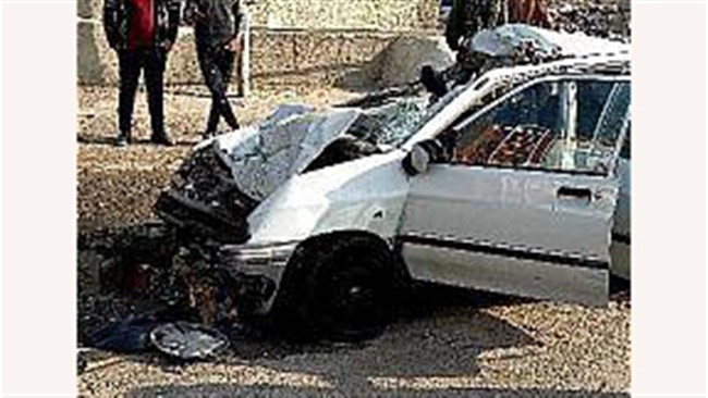 برخورد شدید خودرو سواری با کامیون تریلی در جاده ورامین، بعد از پل فیروز آباد باعث مرگ آنی راننده سواری شد.