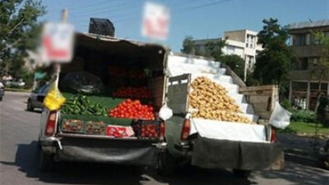 رئیس پلیس فتا استان فارس از دستگیری پدر و پسری که به وسیله دستگاه  اسکیمر و با ترفند فروش میوه به صورت سیار، موفق شده بودند مبلغ 5 میلیارد ریال از کارت شهروندان به صورت غیر مجاز برداشت کنند ، خبر داد.