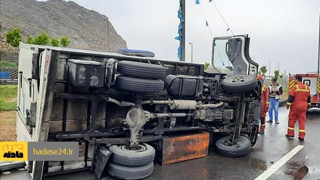 واژگونی کامیون حمل مواد معدنی در شهرستان جاجرم جان 2 کارگر معدن بوکسیت این شهرستان را گرفت.