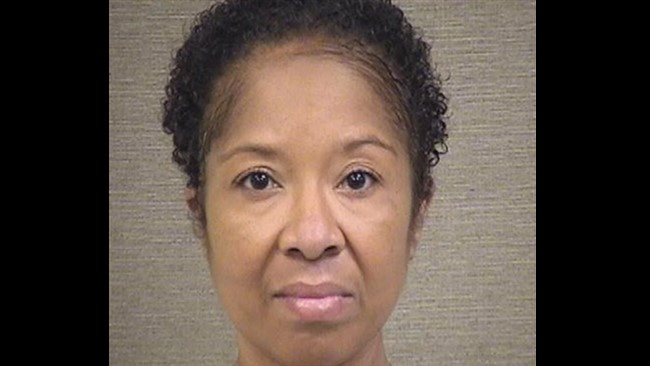 زن ۵۳ ساله آمریکایی به جرم قتل بی رحمانه همسرش با ضربات ریز چاقو دستگیر شد.