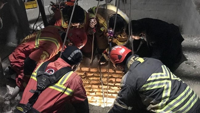 سخنگوی سازمان آتش نشانی و خدمات ایمنی شهرداری تهران از نجات کارگری جوان که در چاه گرفتار شده بود خبر داد.