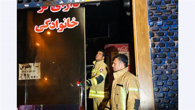 رئیس سازمان آتش‌نشانی و خدمات ایمنی شهرداری کرج گفت: آتش‌سوزی در یک اغذیه‌فروشی در منطقه چهارراه طالقانی دو کشته و یک مصدوم برجای گذاشت.