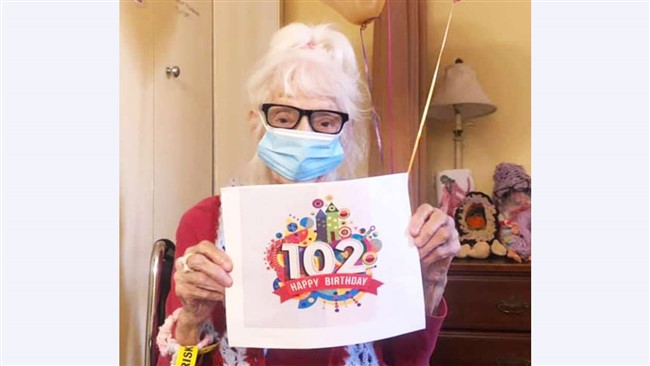 زن ۱۰۲ ساله اهل نیویورک آمریکا موفق شد تا بیماری کرونا را شکست دهد.