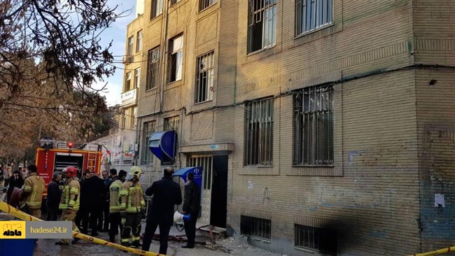 ملکی از آتش سوزی ساختمان اداری ۴ طبقه در نازی آباد خبر داد.
