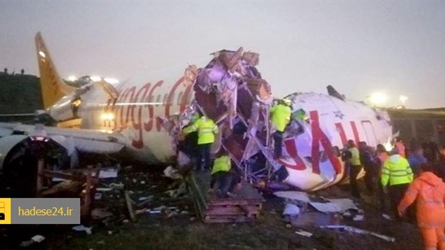 یک فروند هواپیمای مسافربری متعلق به خطوط هوایی «پگاسوس» ترکیه هنگام فرود در فرودگاه «صبیحه گوکچن» استانبول از باند خارج شده است.
