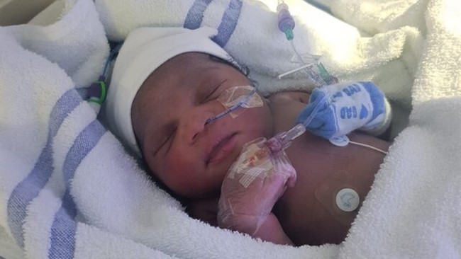 تست کرونای یک نوزاد ۸۰۰ گرمی متولد شده در یکی از مراکز درمانی استان یزد مثبت اعلام شد.
