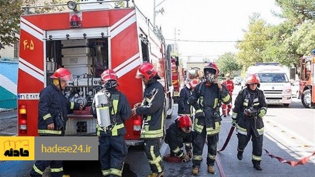 آتش سوزی یک ساختمان تجاری اداری 11 طبقه در خیابان جمهوری اسلامی با تلاش سه گروه از نیروهای آتش نشانی مهار و خاموش شد.