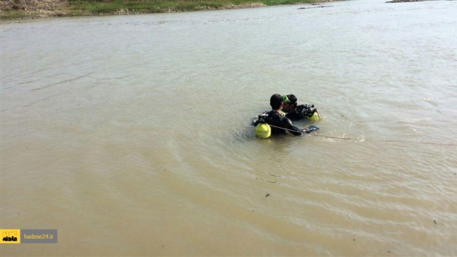 جسد مرد 35 ساله ای بعد از چهار روز تجسس ، حوالی سی و سه پل در رودخانه زاینده رود کشف شد.