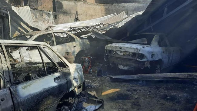 مالکینی که برای رفع توقیف خودرو خود اقدام کرده بودند، در پارکینگ شهرک اکبرآباد شیراز با لاشه سوخته آن مواجه شدند.